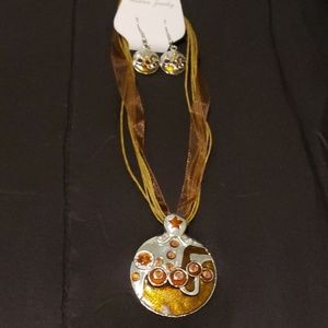 Handmade necklace w/ matchig earings set.